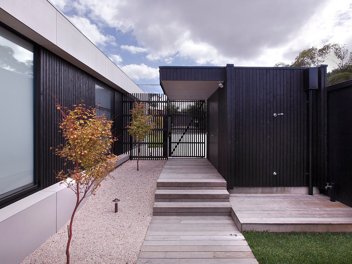 Barwon Heads house by Russell Barrett Architects (1 of 5)